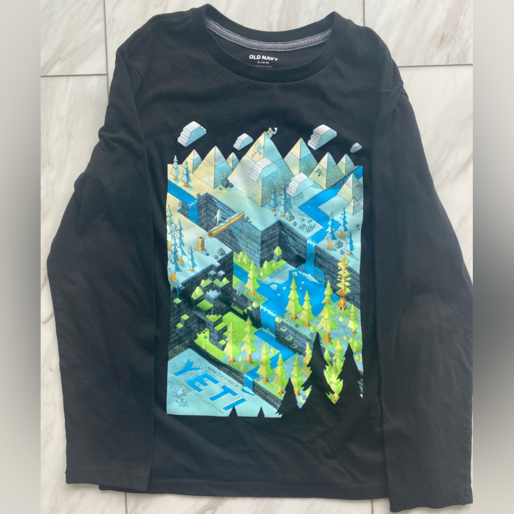 Long sleeve graphic tee by Old Navy